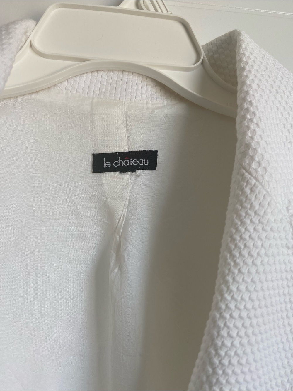 le chateau White Textured Tailored Blazer - Picture 3 of 9